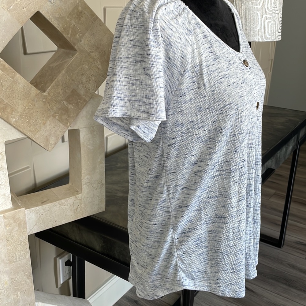 Verve Ami top white blue V neck short sleeve Size Medium - Picture 2 of 8
